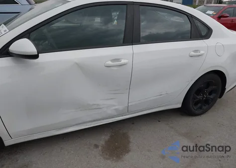 2019 Kia Forte Lxs z USA, uszkodzony, nr VIN 3KPF24AD9KE085542